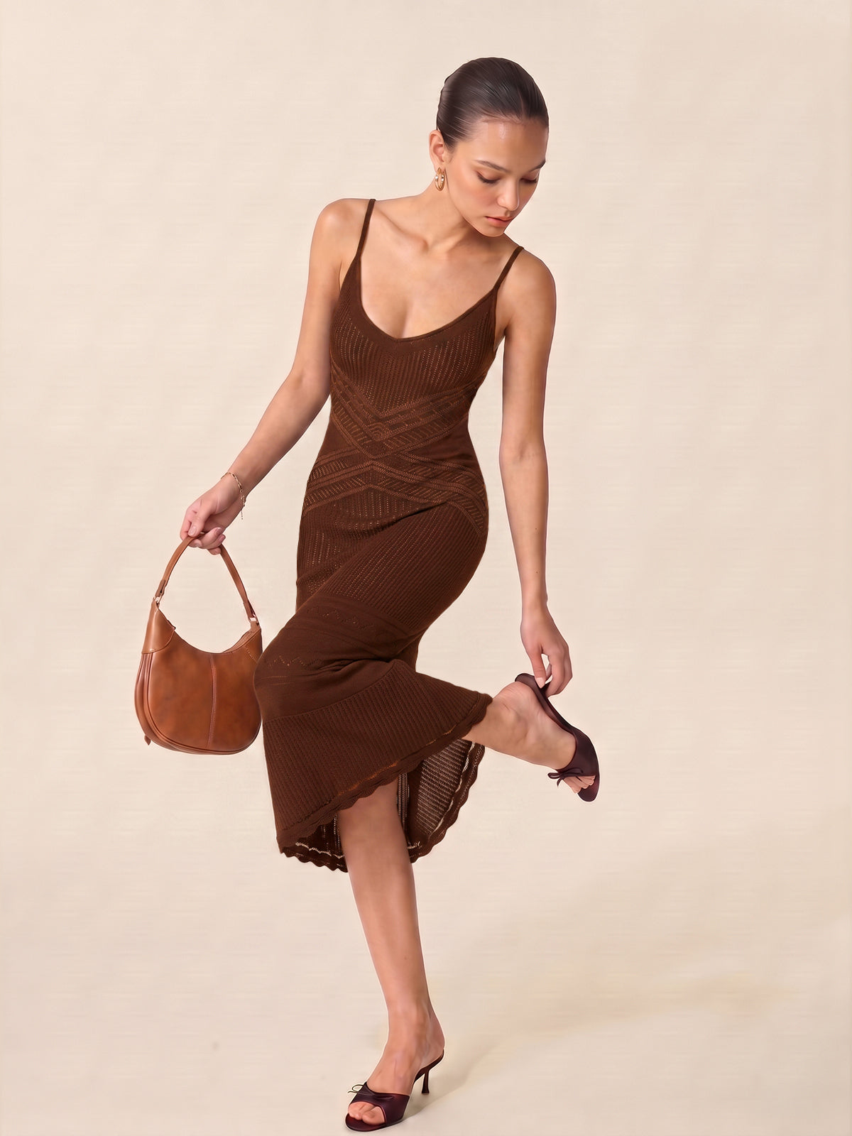 Vestido largo tipo slip de punto calado entrecruzado